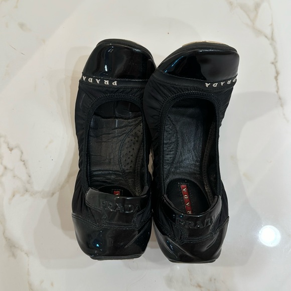 Prada 💯 Authentic 2000’s Ballet Flats - Picture 1 of 4
